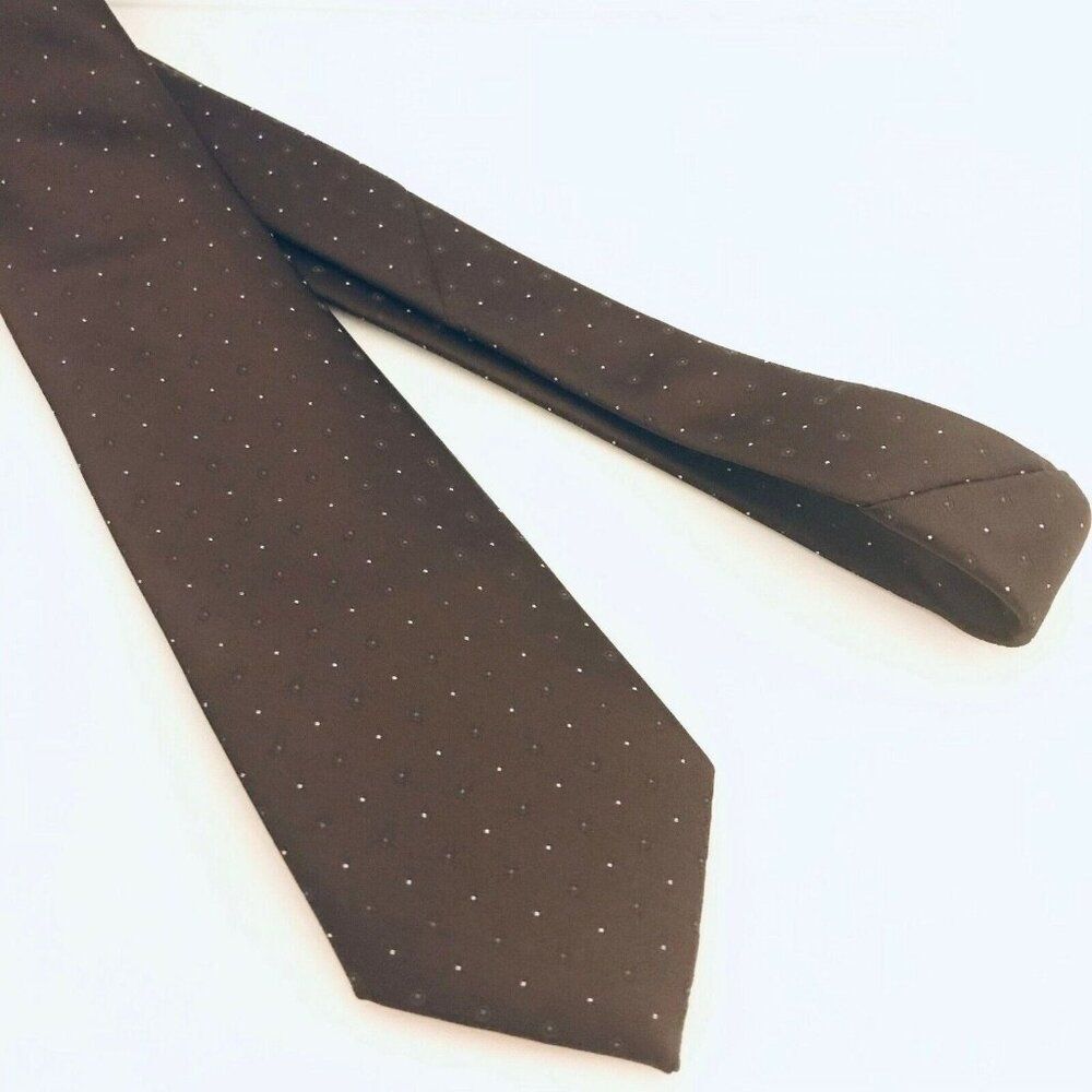 #1635 VTG SURREY BROWN WITH DOTS NECKTIE 54 IN X 3.5 IN